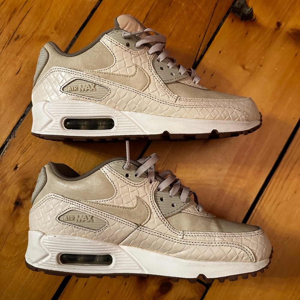 Women’s Nike Air Max 95 Sneakers!